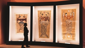 2019年9月6日，北京，“万里同风”新疆文物精品展在中国国_132625.jpg